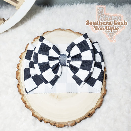 BLACK AND WHITE CHECKERS