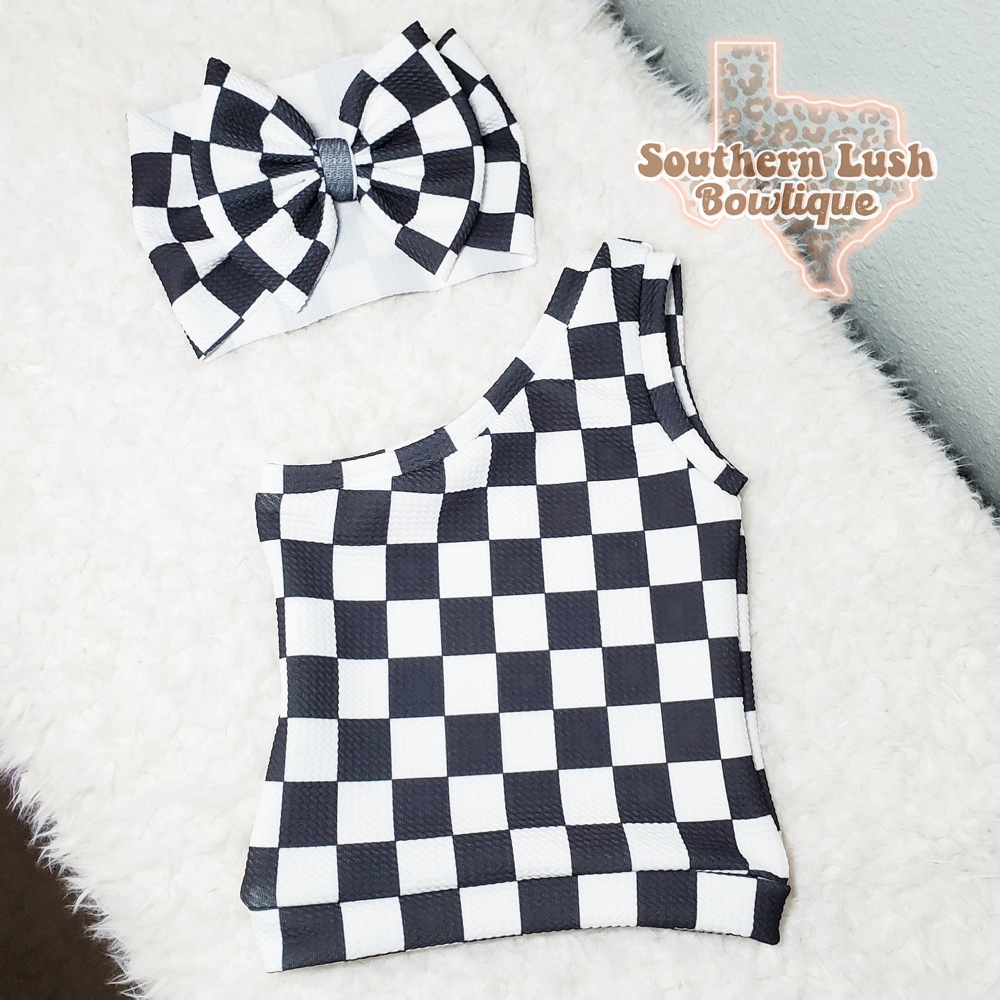 BLACK AND WHITE CHECKERS