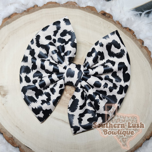 BLACK AND CREAM LEOPARD