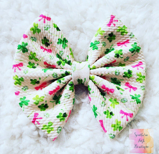 BOWS AND CLOVERS