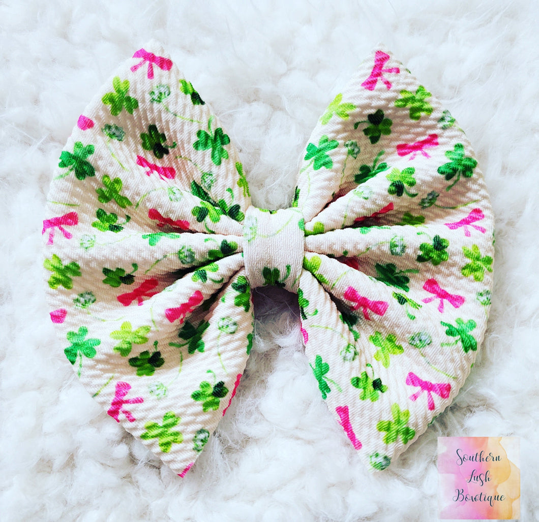 BOWS AND CLOVERS
