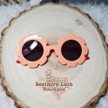 Load image into Gallery viewer, PEACH PINK DAISY SUNNIES
