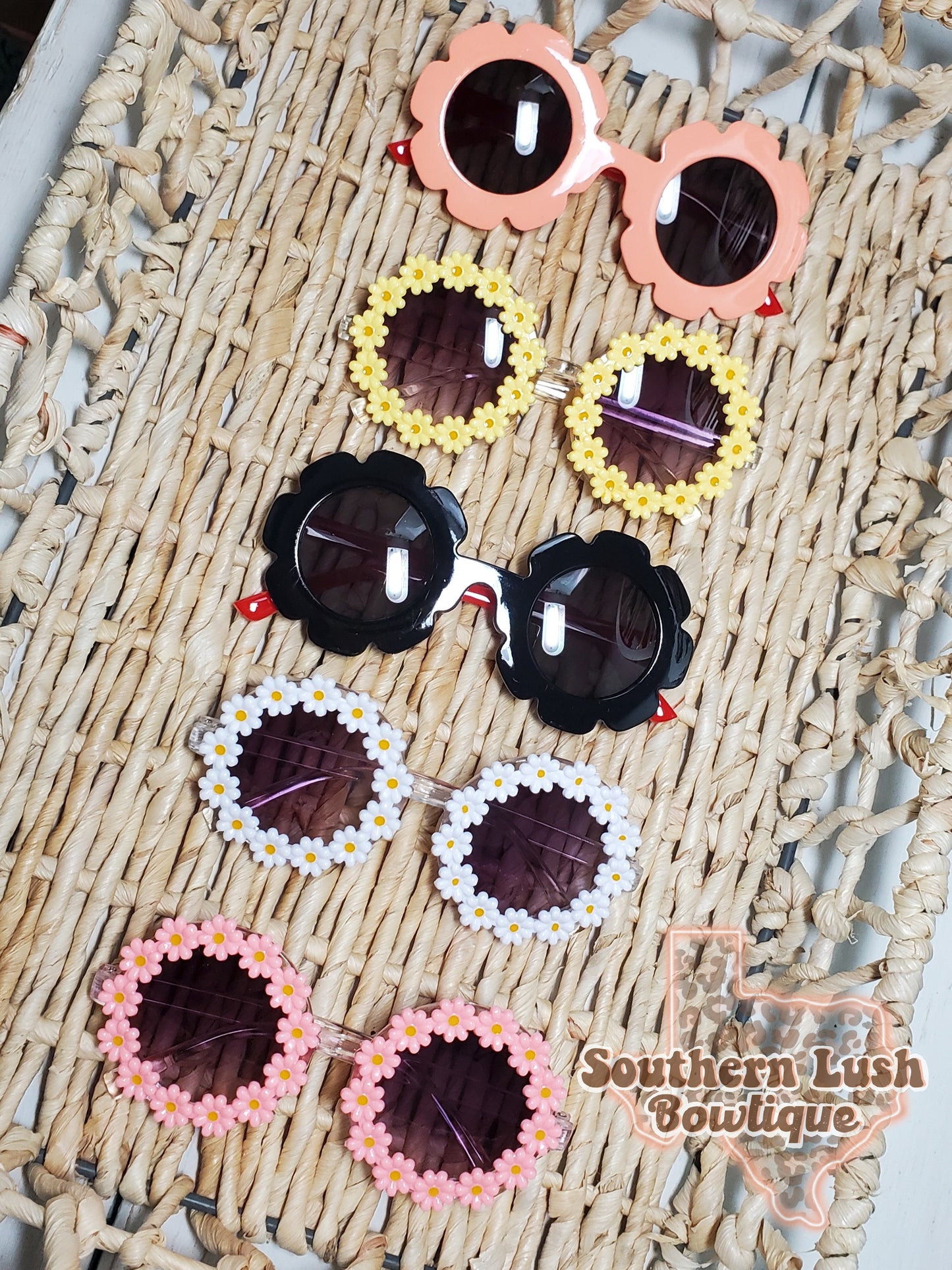 BLACK RETRO DAISY SUNNIES