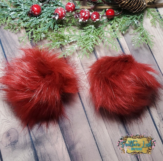 COZY RUBY POM POMS